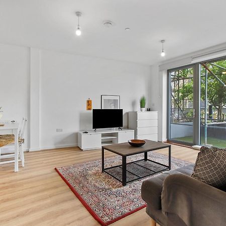 Centrally Located - Modern - 2Bed - 2Bath Apartment ロンドン エクステリア 写真
