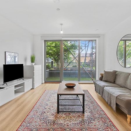Centrally Located - Modern - 2Bed - 2Bath Apartment ロンドン エクステリア 写真