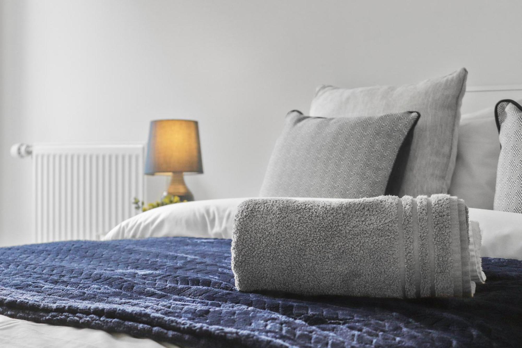 Centrally Located - Modern - 2Bed - 2Bath Apartment ロンドン エクステリア 写真