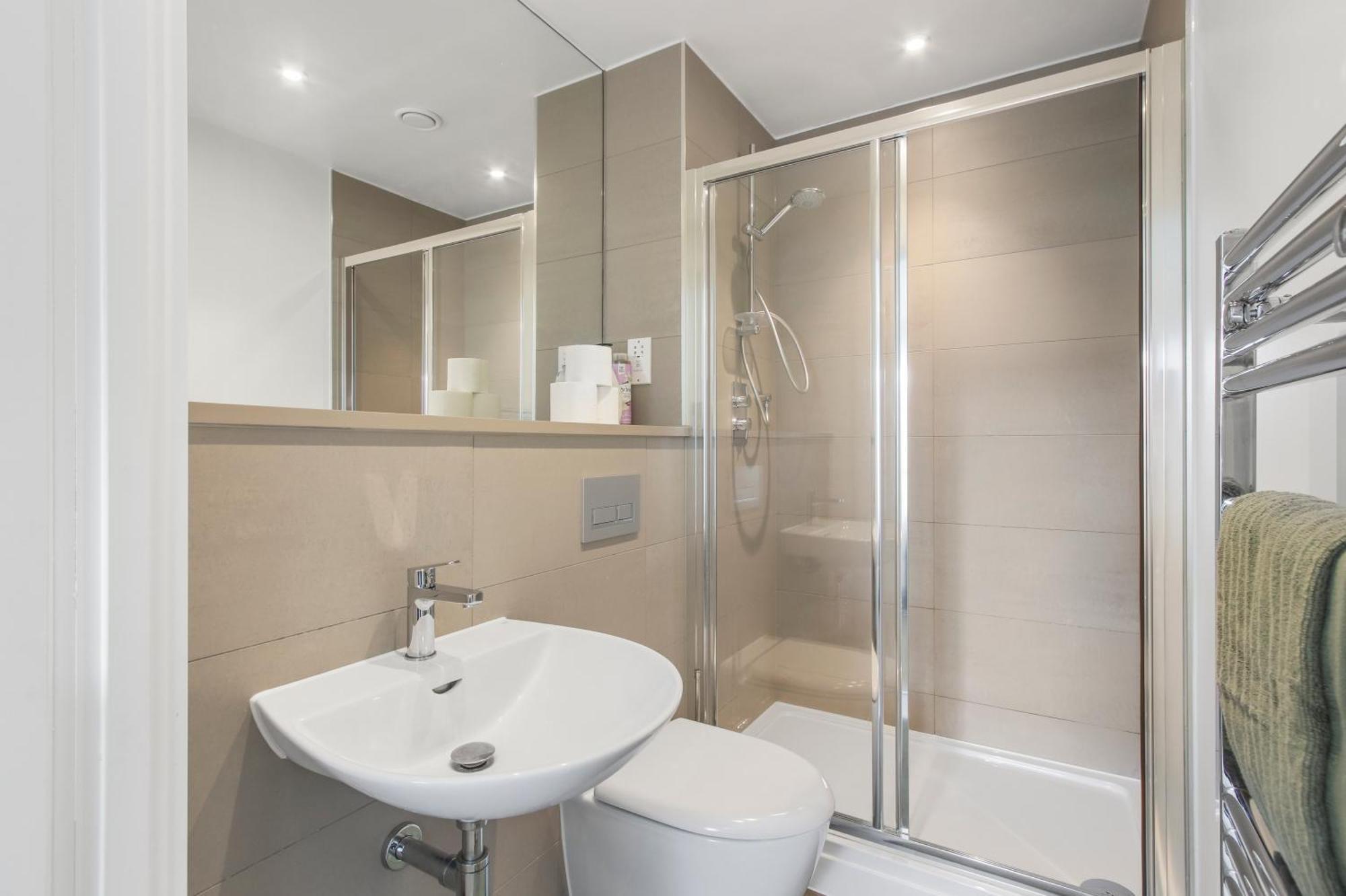 Centrally Located - Modern - 2Bed - 2Bath Apartment ロンドン エクステリア 写真
