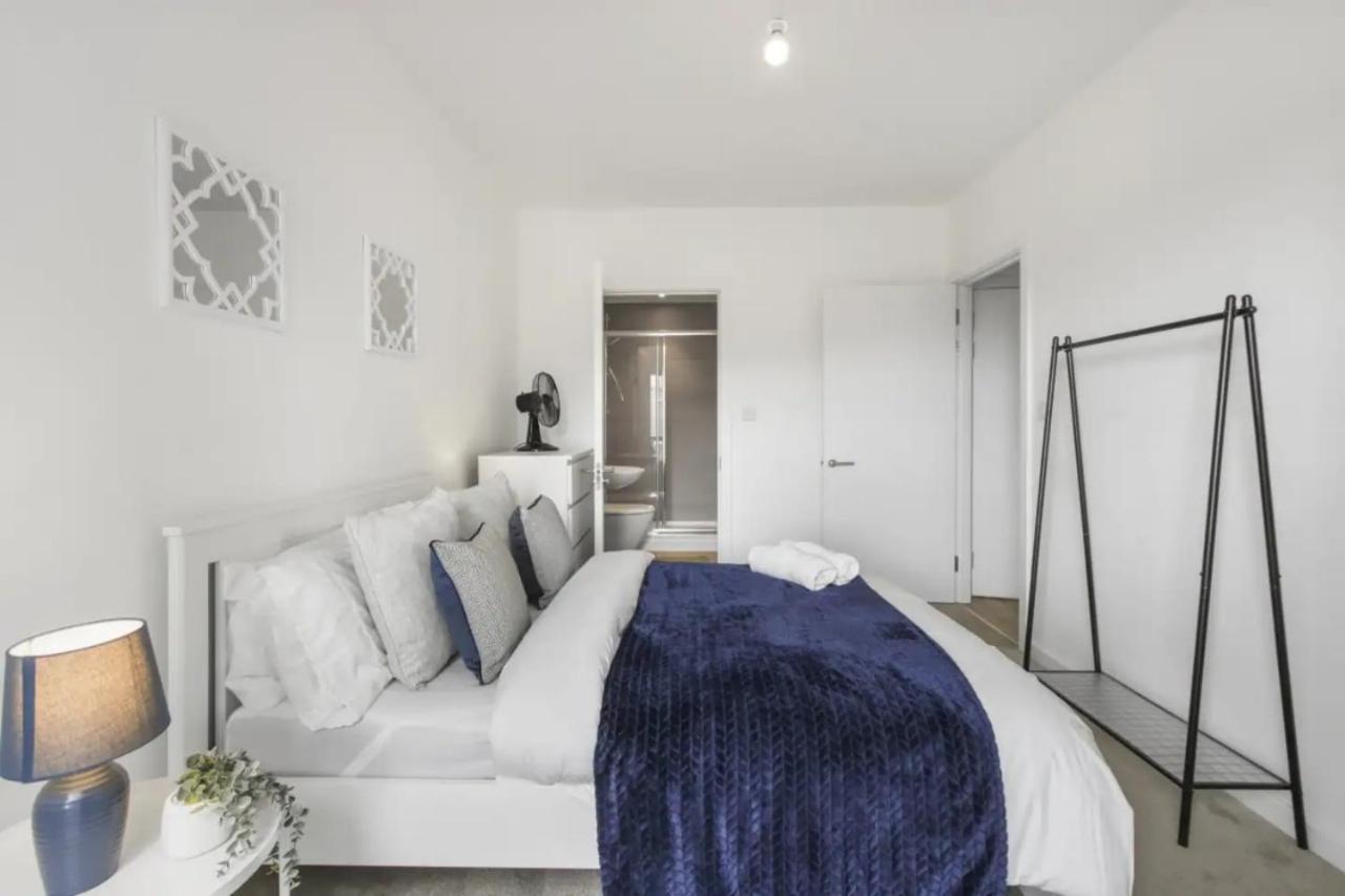 Centrally Located - Modern - 2Bed - 2Bath Apartment ロンドン エクステリア 写真