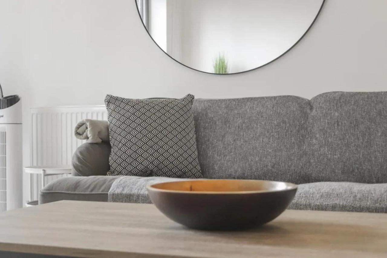 Centrally Located - Modern - 2Bed - 2Bath Apartment ロンドン エクステリア 写真
