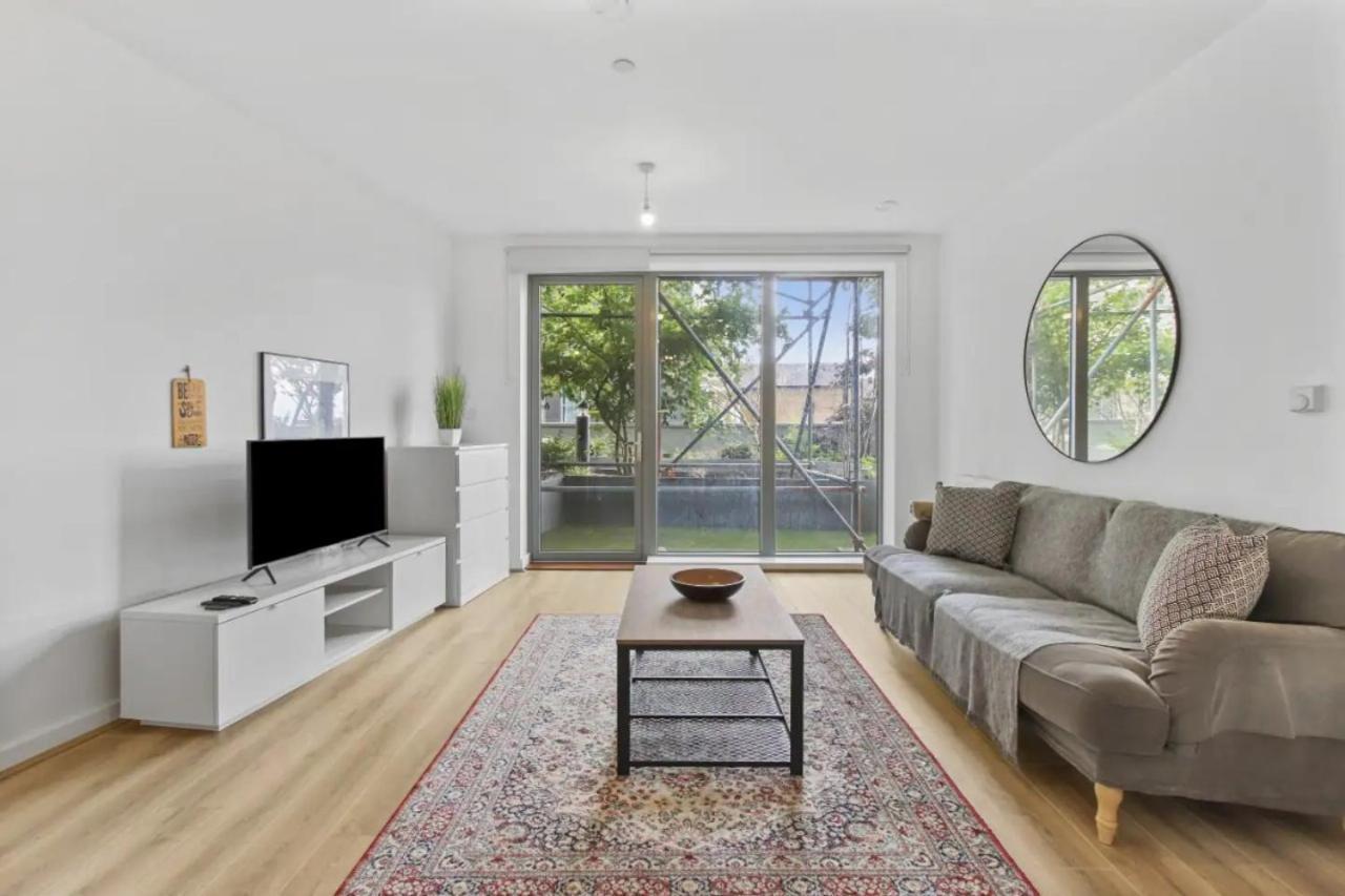 Centrally Located - Modern - 2Bed - 2Bath Apartment ロンドン エクステリア 写真