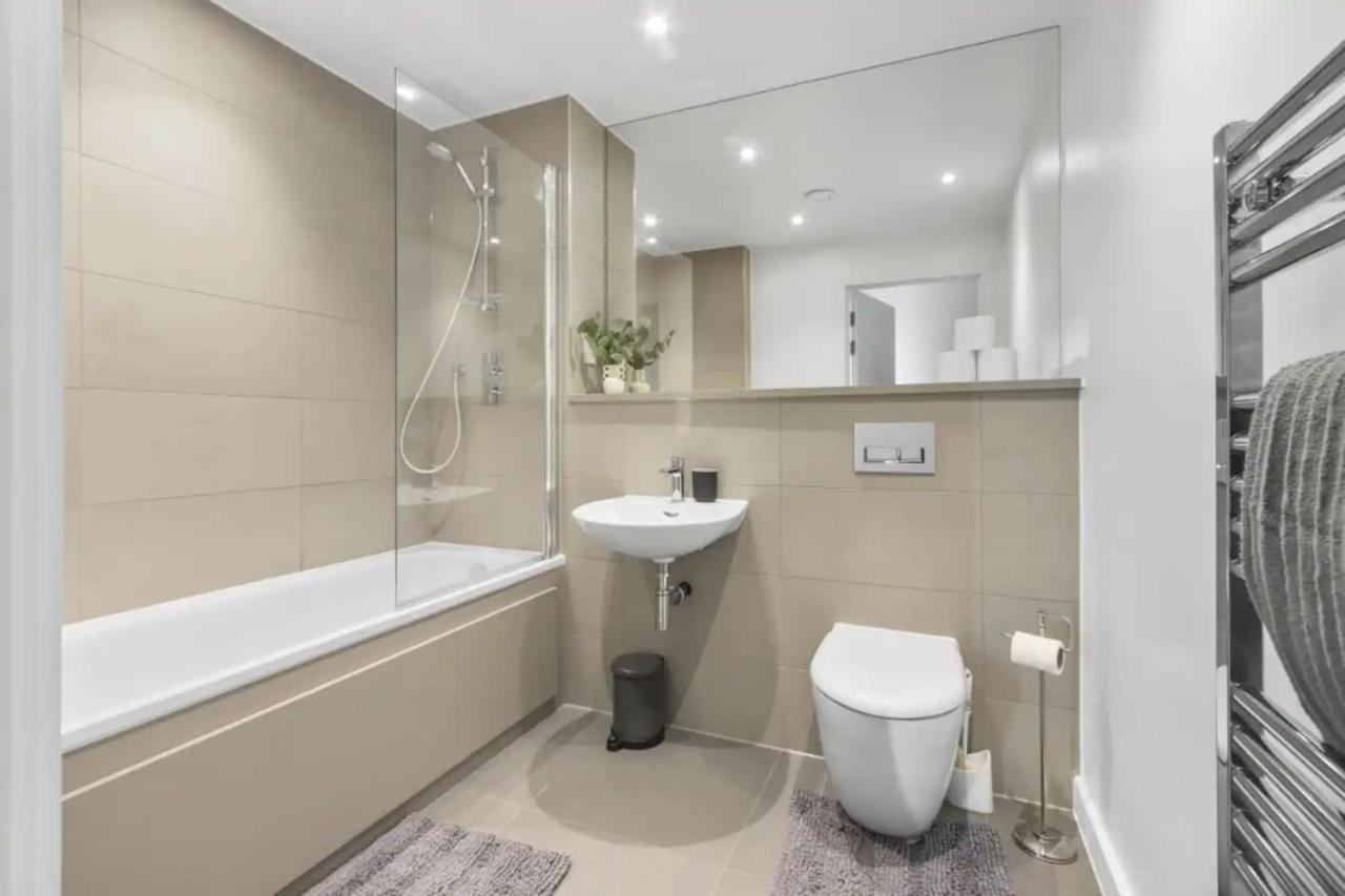 Centrally Located - Modern - 2Bed - 2Bath Apartment ロンドン エクステリア 写真