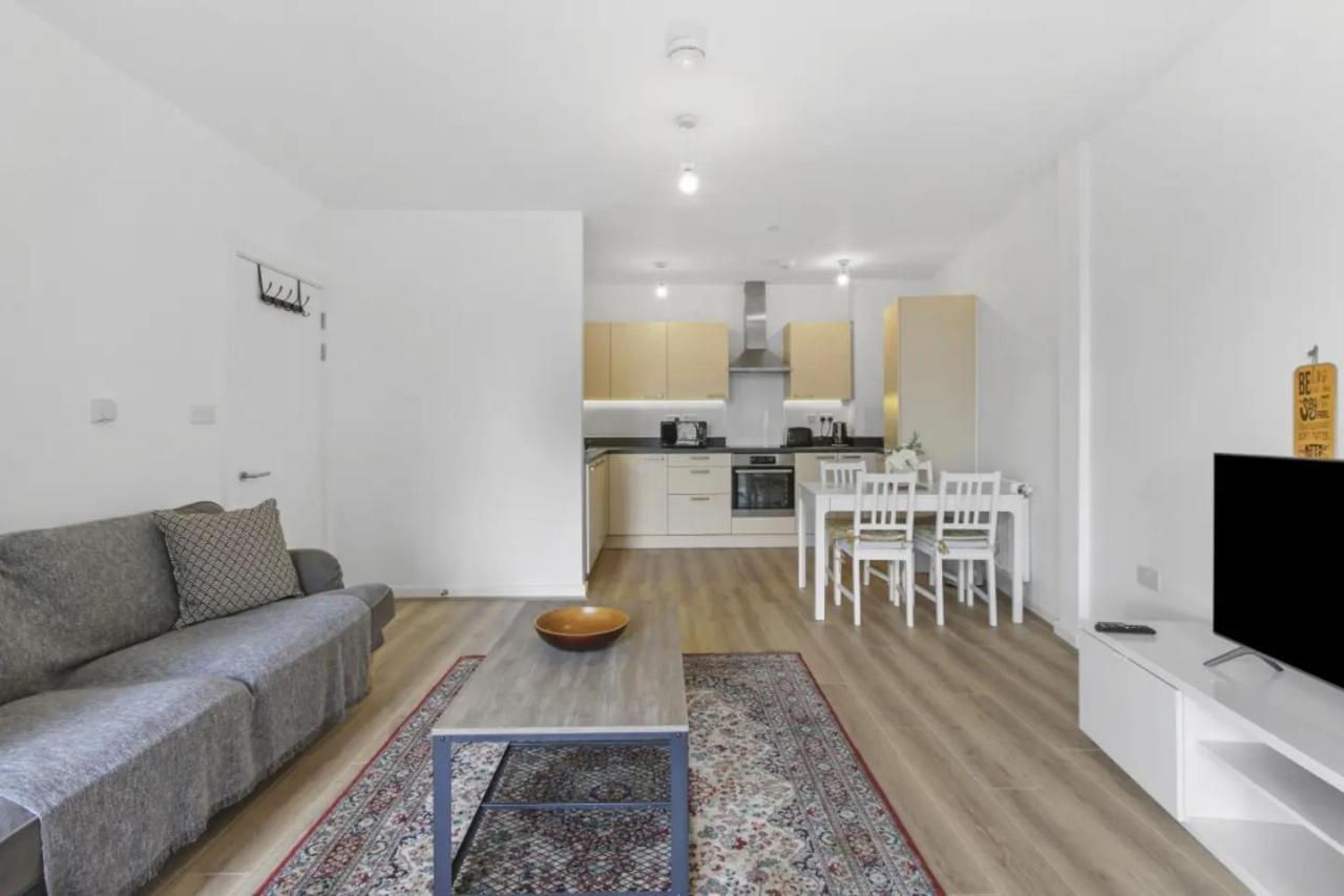 Centrally Located - Modern - 2Bed - 2Bath Apartment ロンドン エクステリア 写真