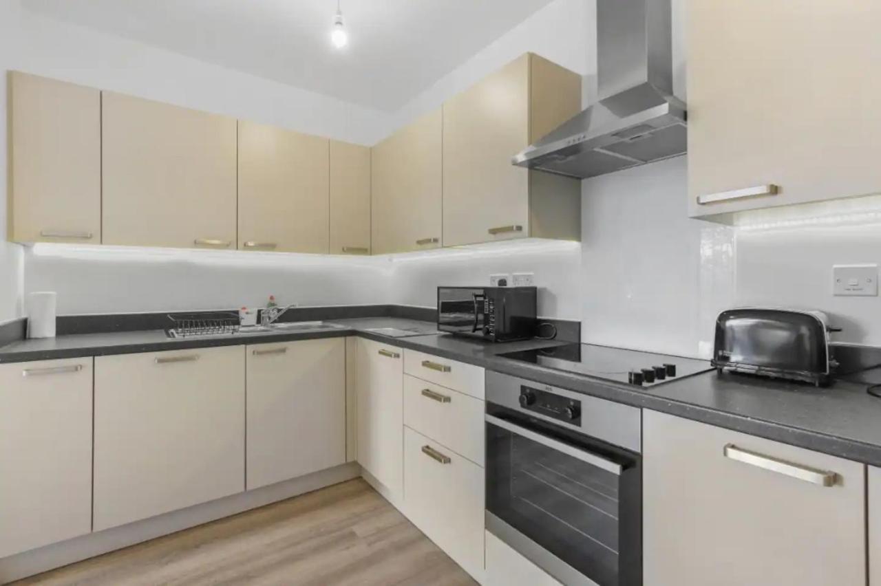 Centrally Located - Modern - 2Bed - 2Bath Apartment ロンドン エクステリア 写真
