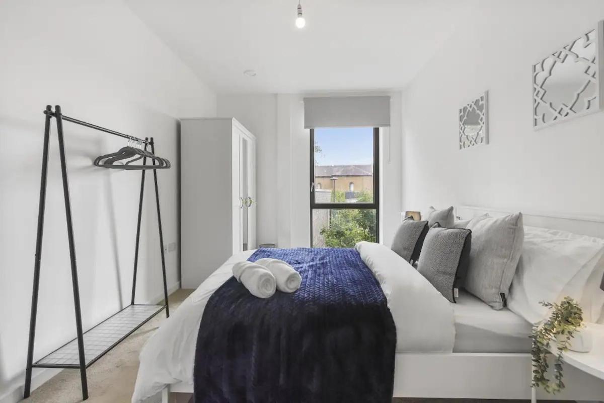 Centrally Located - Modern - 2Bed - 2Bath Apartment ロンドン エクステリア 写真