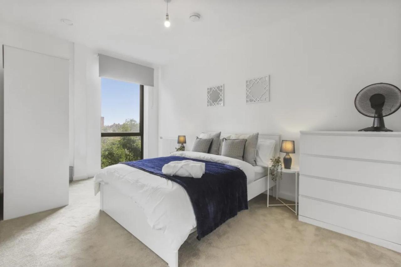 Centrally Located - Modern - 2Bed - 2Bath Apartment ロンドン エクステリア 写真