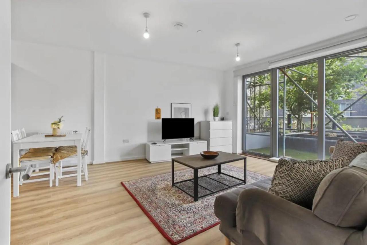 Centrally Located - Modern - 2Bed - 2Bath Apartment ロンドン エクステリア 写真